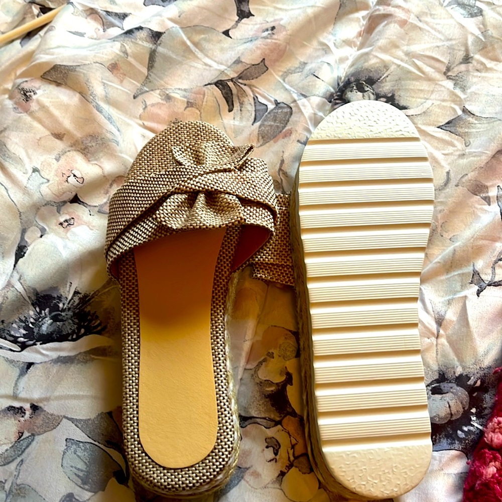 Super cute sandals